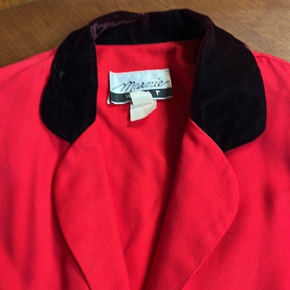 Vintage red with black velvet collar.  Sz 3/4 like a 2 - Picture 3 of 7